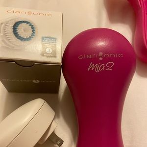 New Clarisonic Mia 2 Cleansing System Travel Case Extra Brush Head